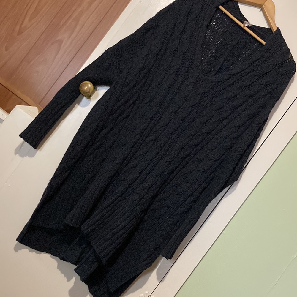 Free People cable knit oversized sweater size medium GUC!